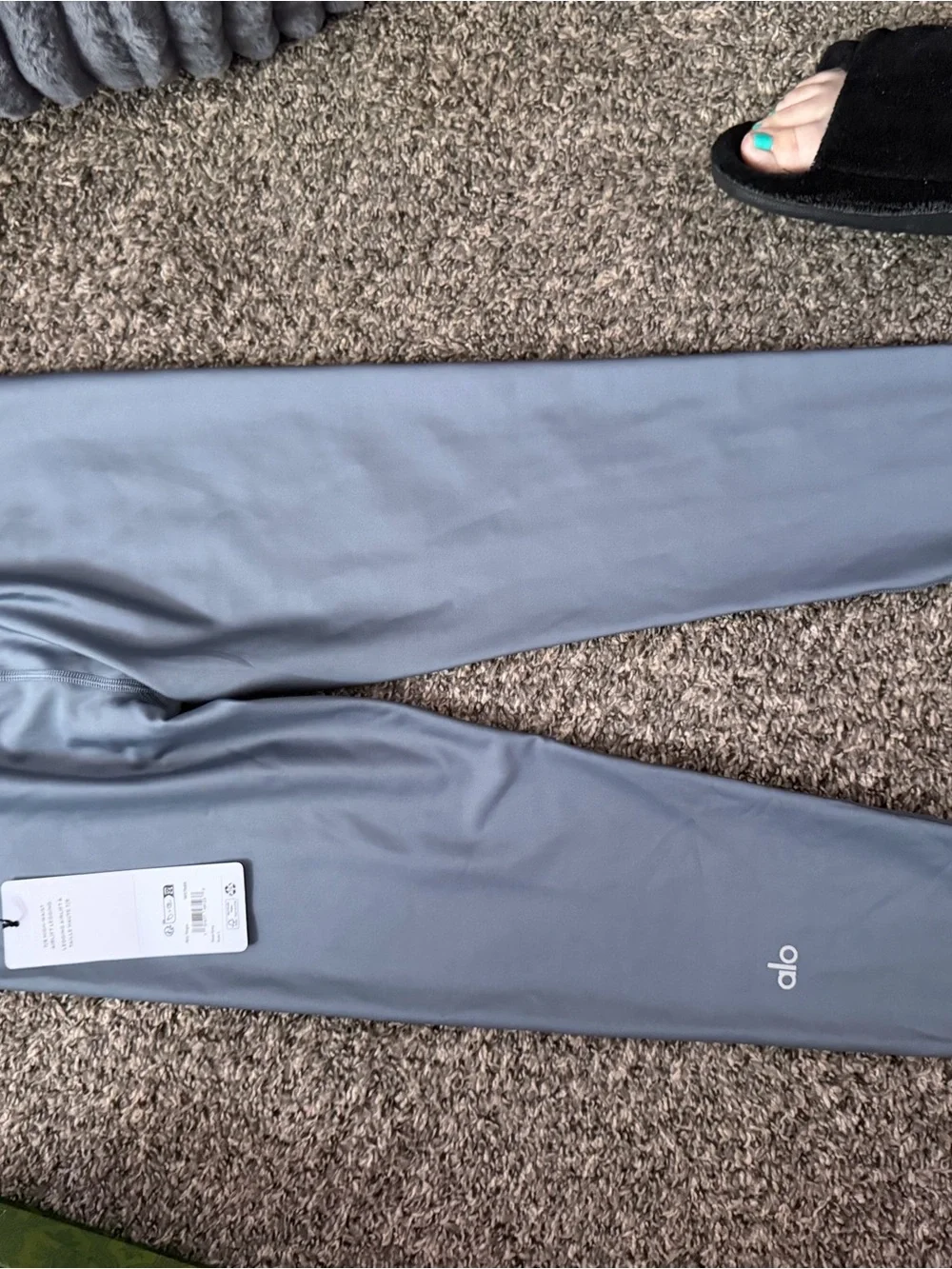 Bundle deal alo 7/8 leggings women’s large 3 pairs nwt